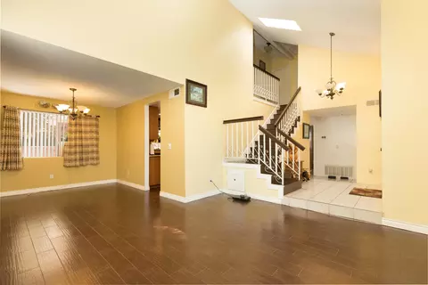 44003 17th St E, Lancaster, CA 93535 photo 2