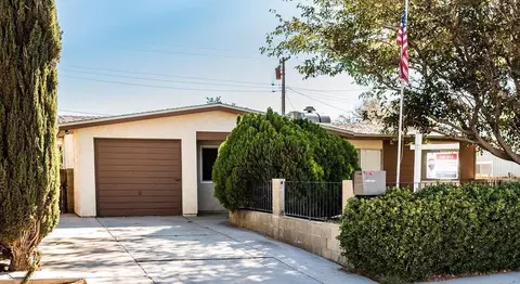 15934 Melva St, Mojave, CA 93501 photo 2