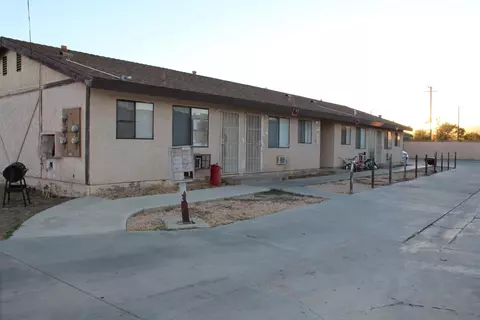 38557 10th St E, Palmdale, CA 93550 photo 1
