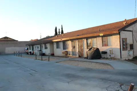 38563 10th St E, Palmdale, CA 93550 photo 1