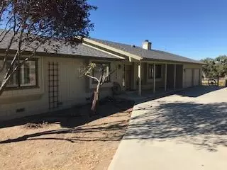 24340 Palomino Way, Tehachapi, CA 93561 photo 2