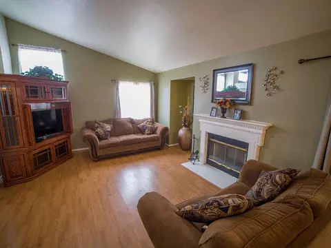37552 56th St E, Palmdale, CA 93552 photo 5