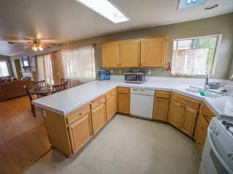 37552 56th St E, Palmdale, CA 93552 photo 9
