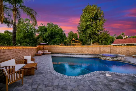 25531 Norfork Pl, Santa Clarita, CA 91350 photo 3