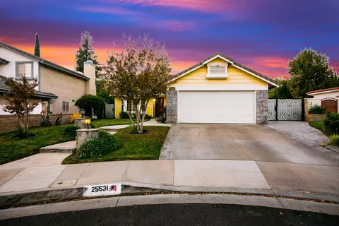 25531 Norfork Pl, Santa Clarita, CA 91350 photo 2