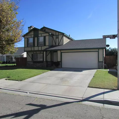 618 Ivyton St E, Lancaster, CA 93535 photo 1