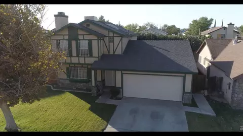 618 Ivyton St E, Lancaster, CA 93535 photo 2