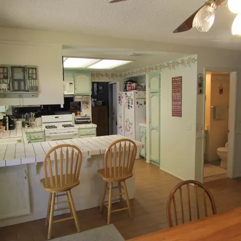 618 Ivyton St E, Lancaster, CA 93535 photo 8