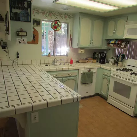 618 Ivyton St E, Lancaster, CA 93535 photo 9
