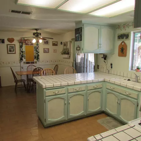 618 Ivyton St E, Lancaster, CA 93535 photo 10