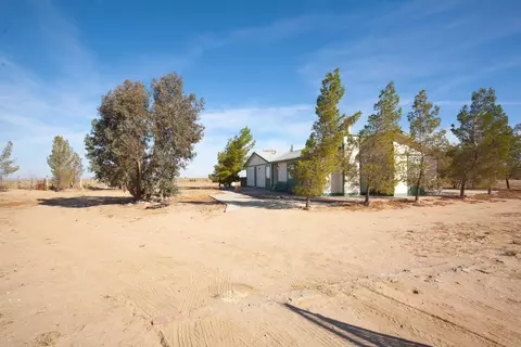 13315 Avenue E8 E, Lancaster, CA 93535 photo 4