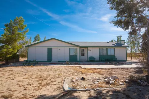 13315 Avenue E8 E, Lancaster, CA 93535 photo 2