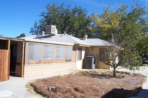 8762 Avenue J E, Lancaster, CA 93535 photo 2