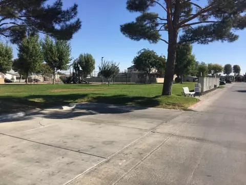 45465 25th St E #SPC 201, Lancaster, CA 93535 photo 2