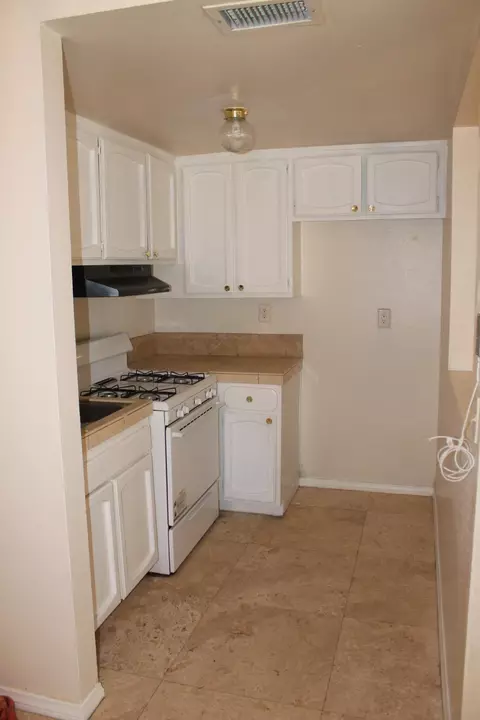 38710 10th St E #26, Palmdale, CA 93550 photo 5