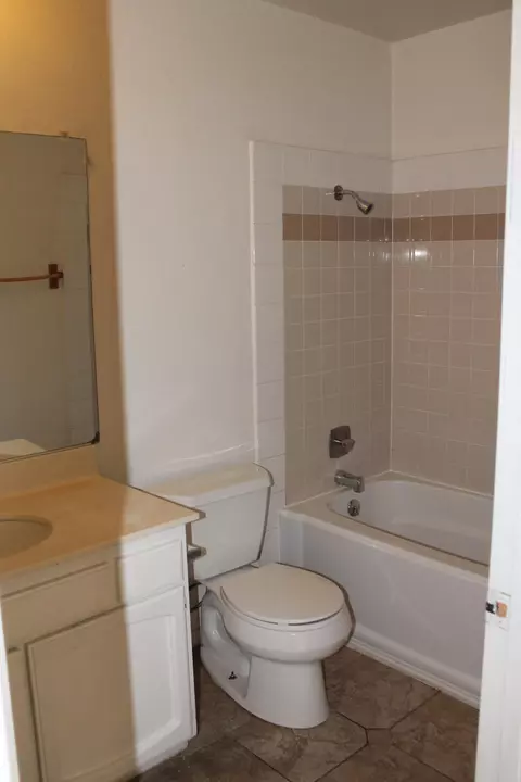 38710 10th St E #26, Palmdale, CA 93550 photo 11