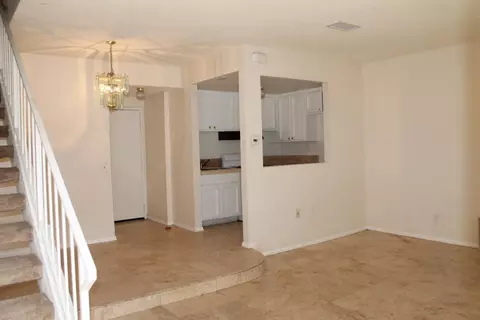 38710 10th St E #26, Palmdale, CA 93550 photo 4
