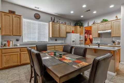 5652 Vahan Ct, Lancaster, CA 93536 photo 16