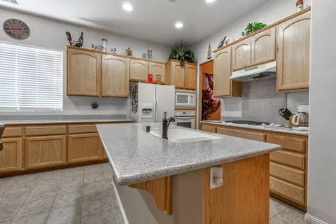 5652 Vahan Ct, Lancaster, CA 93536 photo 11