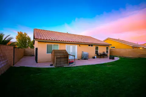 3022 Norberry St, Lancaster, CA 93535 photo 2