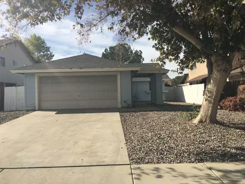 44925 16th St E, Lancaster, CA 93535 photo 2