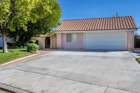 44536 Avenida Del Sol, Lancaster, CA 93535 photo 2