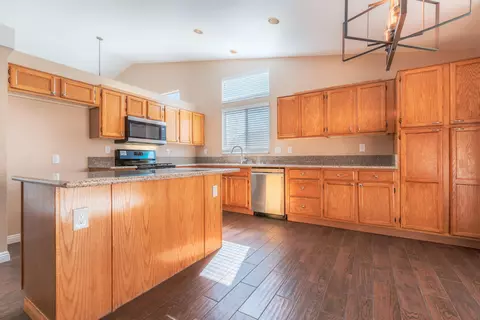 40027 Denham Dr, Palmdale, CA 93551 photo 13