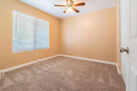 40027 Denham Dr, Palmdale, CA 93551 photo 17