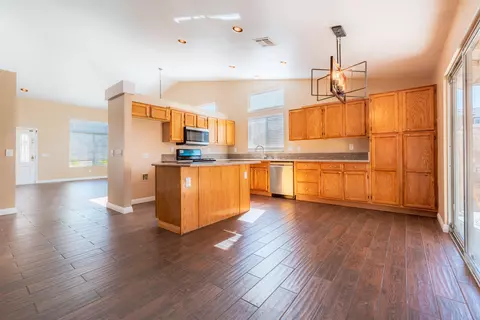 40027 Denham Dr, Palmdale, CA 93551 photo 10