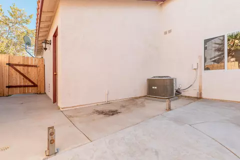 40027 Denham Dr, Palmdale, CA 93551 photo 28