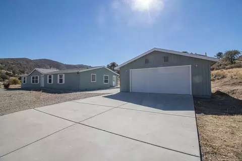 18351 Mountain Climber Way, Tehachapi, CA 93561 photo 2