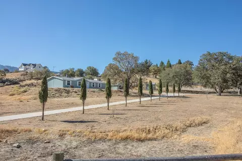 18351 Mountain Climber Way, Tehachapi, CA 93561 photo 6