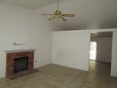 44801 13th St E, Lancaster, CA 93535 photo 3