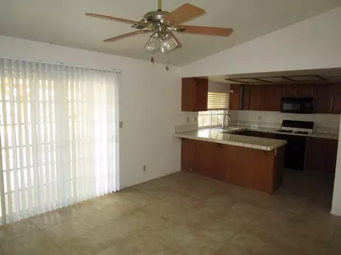 44801 13th St E, Lancaster, CA 93535 photo 4