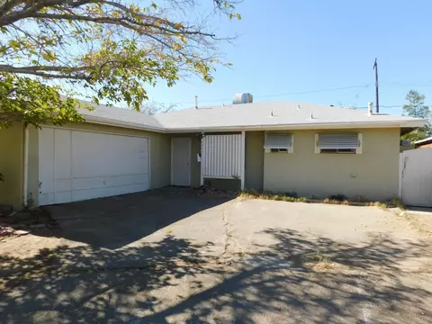 45431 3rd St E, Lancaster, CA 93535 photo 2