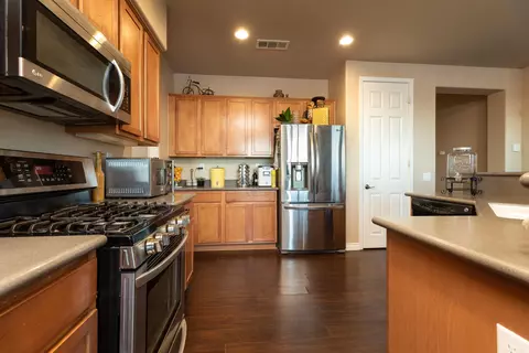 6927 Archail Ct, Palmdale, CA 93552 photo 8