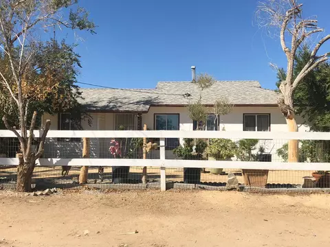 38711 27th St E, Palmdale, CA 93550 photo 1