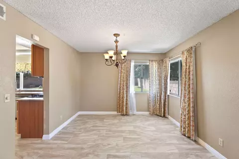 43943 Fallon Dr, Lancaster, CA 93535 photo 4