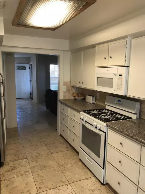 45847 Picadilly St, Lancaster, CA 93534 photo 2