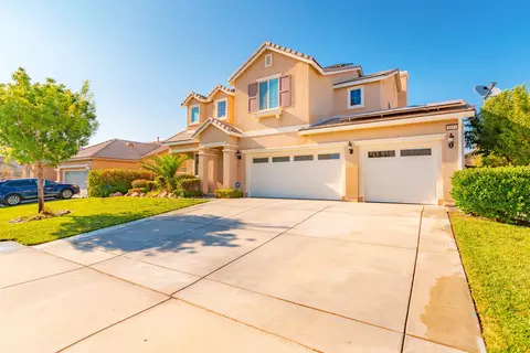 3211 Albret St, Lancaster, CA 93536 photo 3
