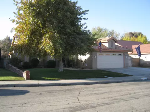 746 Whitlatch Dr E, Lancaster, CA 93535 photo 5