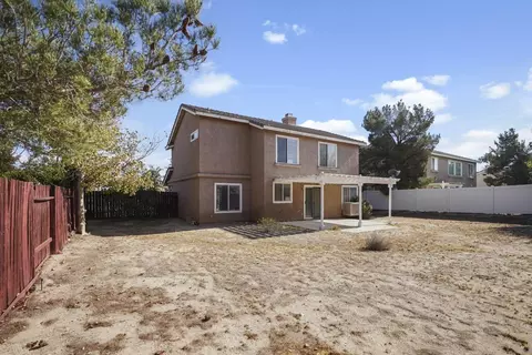 36747 Caldron St, Palmdale, CA 93552 photo 4