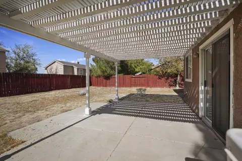 36747 Caldron St, Palmdale, CA 93552 photo 6