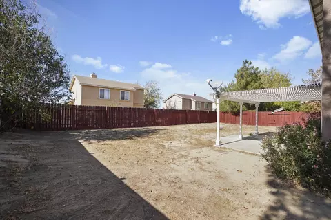 36747 Caldron St, Palmdale, CA 93552 photo 5