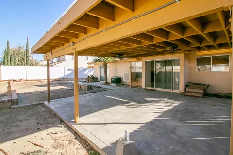 2035 Lightcap St, Lancaster, CA 93535 photo 24