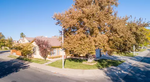 2035 Lightcap St, Lancaster, CA 93535 photo 3
