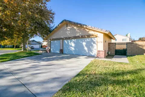 2035 Lightcap St, Lancaster, CA 93535 photo 29