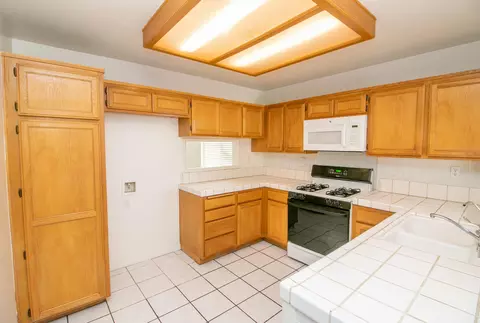 2035 Lightcap St, Lancaster, CA 93535 photo 15