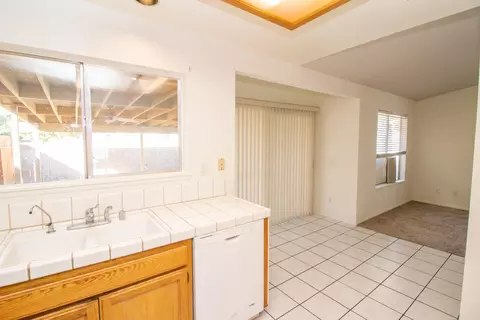 2035 Lightcap St, Lancaster, CA 93535 photo 14