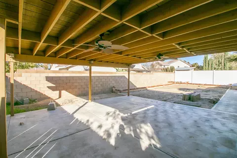 2035 Lightcap St, Lancaster, CA 93535 photo 23